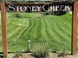 6 Sandstone Dr, Ripley, WV 25271