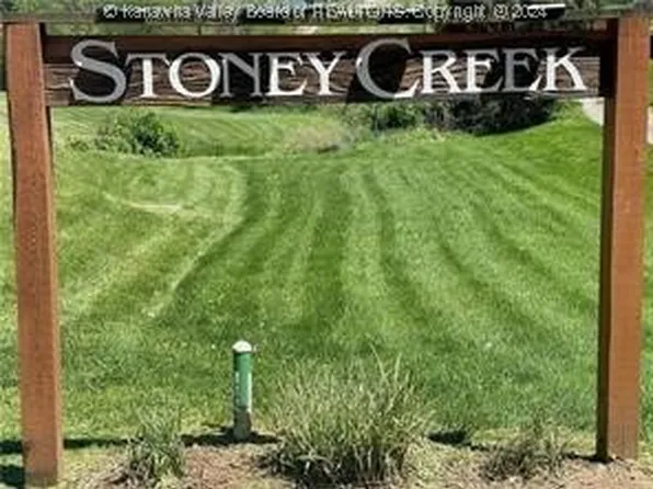 6 Sandstone Dr, Ripley, WV 25271