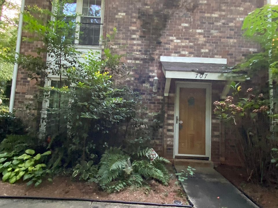 1st image of 707 Garden Walk Dr