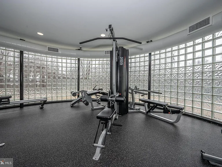 1640 Oakwood Dr #W-216 — Photo 53