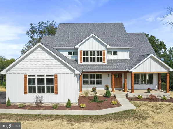 265 Haventree Ter, Falling Waters, WV 25419