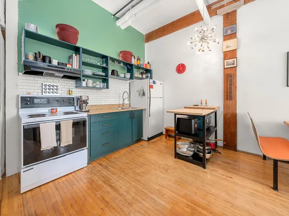 2556 Hastings St E #120, Vancouver, BC V5K 1Z3