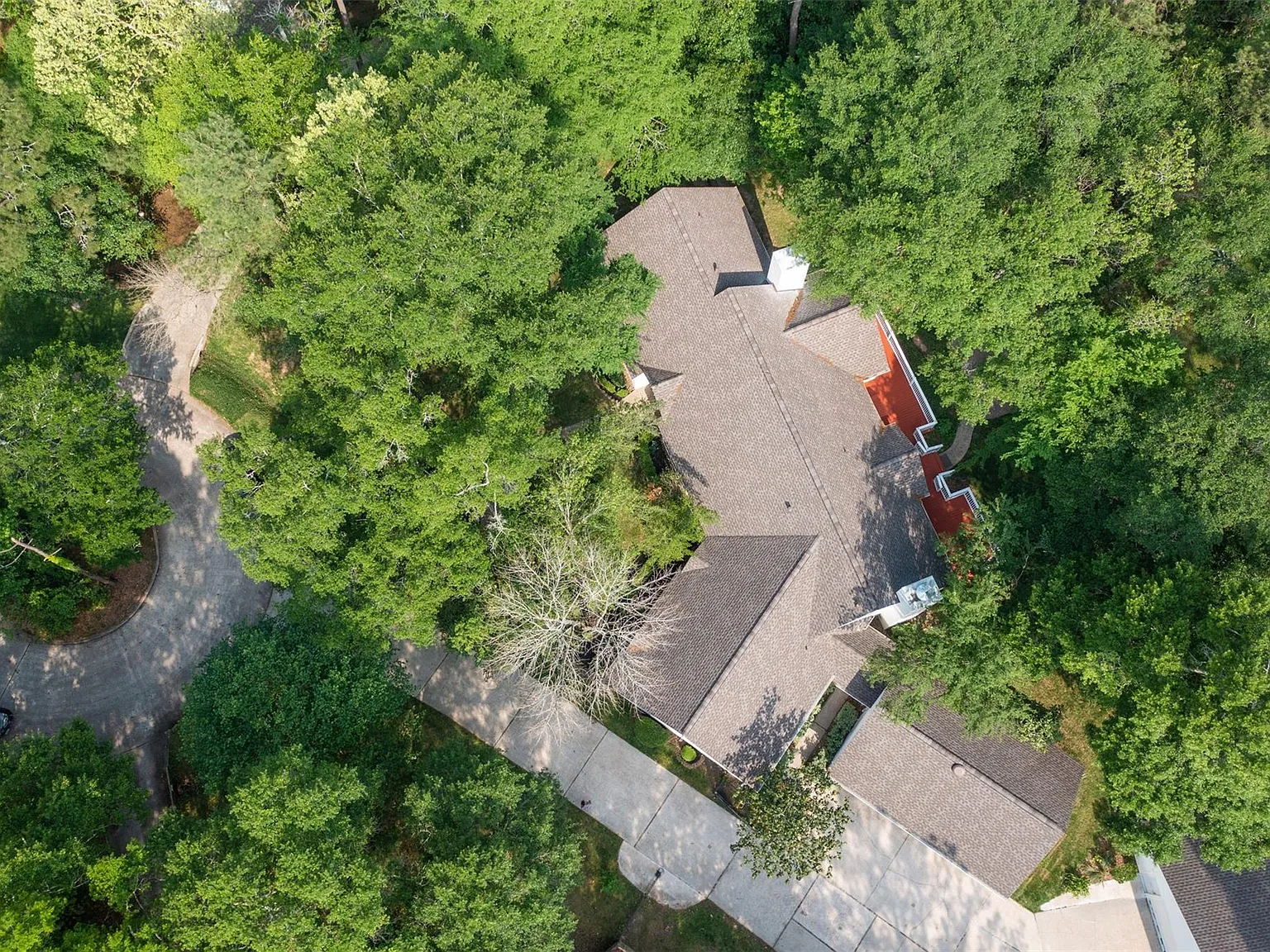 5 bed, 5.0 bath, 3772 sqft, $6,100 — Photo 3