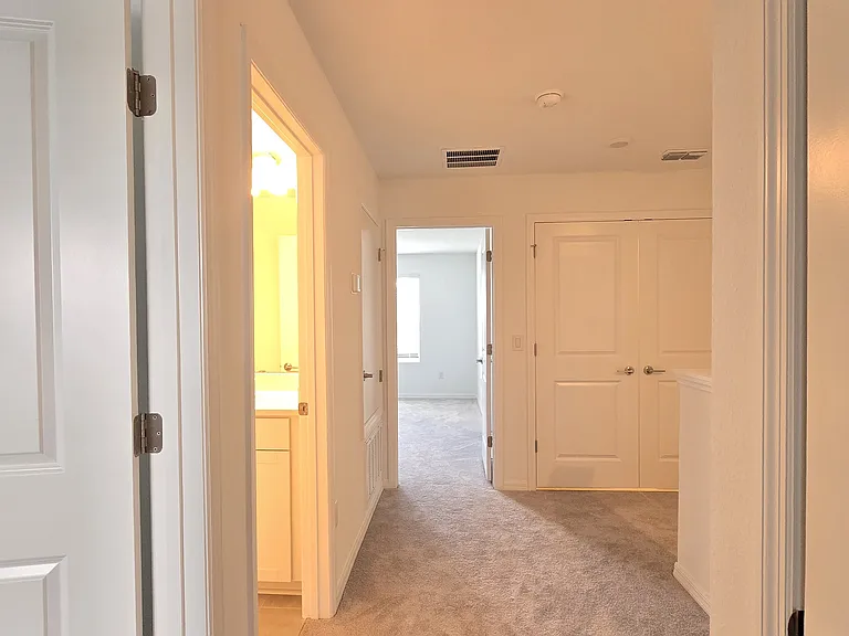 2073 Hallier Cv — Photo 28