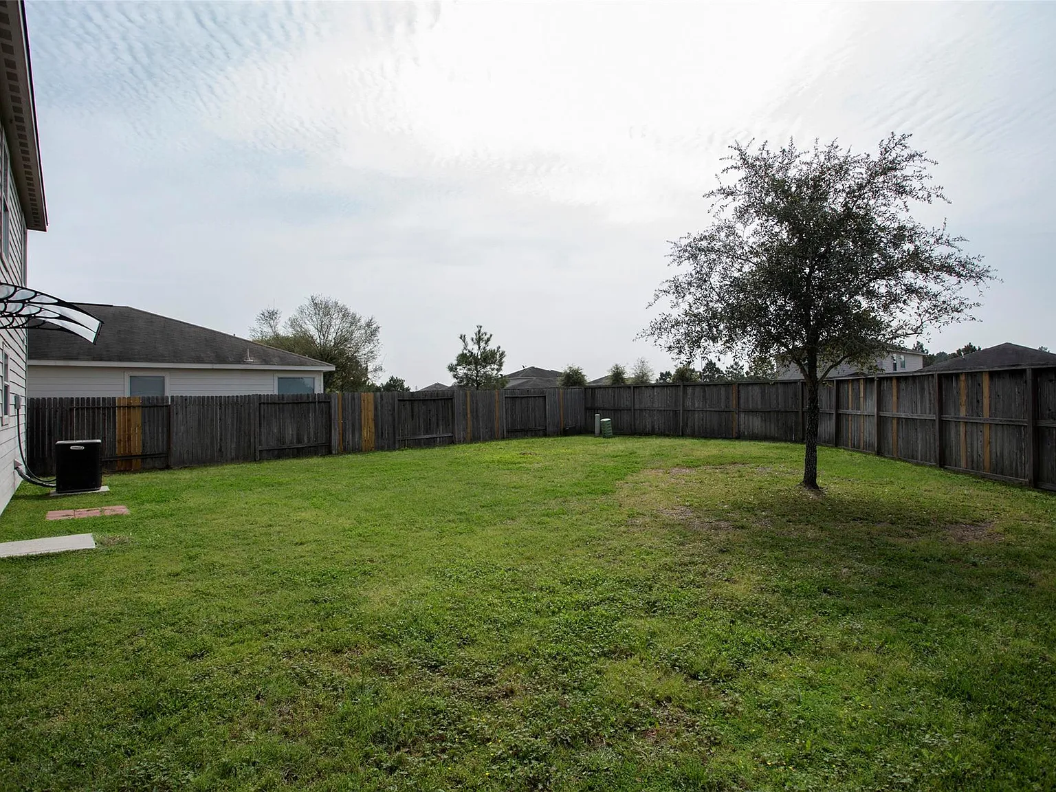 4 bed, 2.5 bath, 1890 sqft, $2,150 — Photo 4