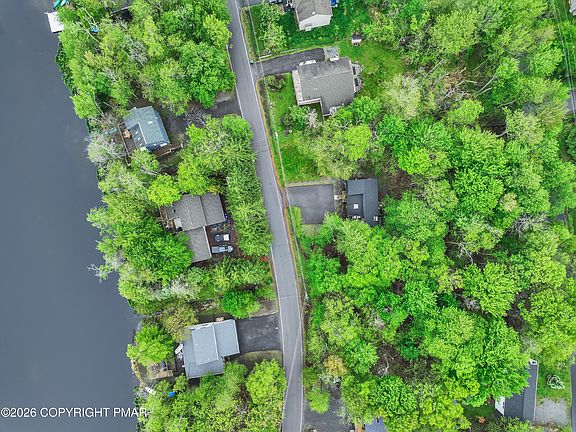 4th image of 1460 Waterfront Dr
