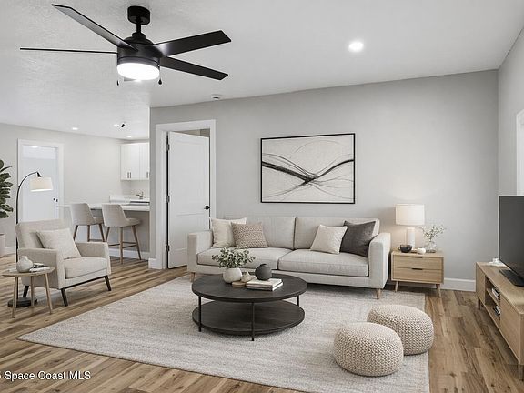 3rd image of 440 La Veta Dr
