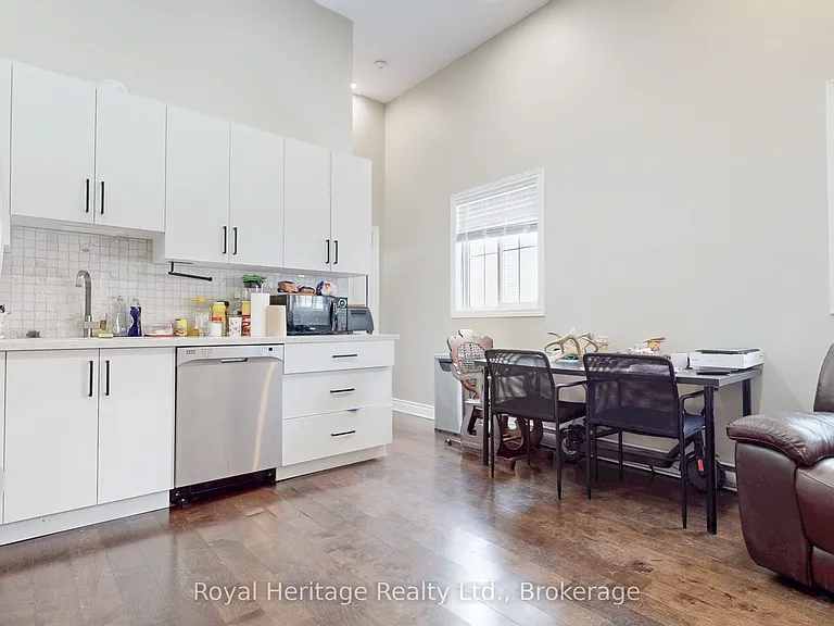 100 Cromwell Ave #1 — Photo 1