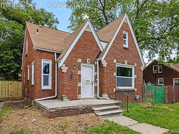 3rd image of 8310 Whitcomb St