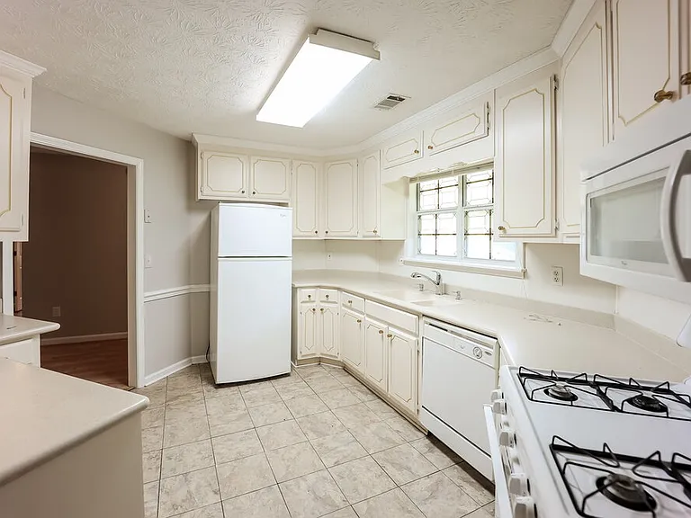 85 Lakeside Dr — Photo 10