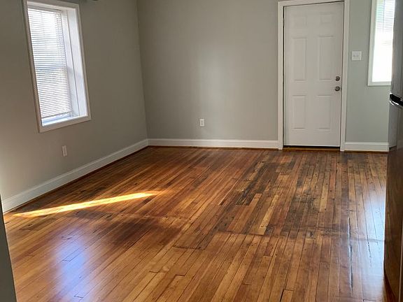 5th image of 2325 Parkwood Ave APT A
