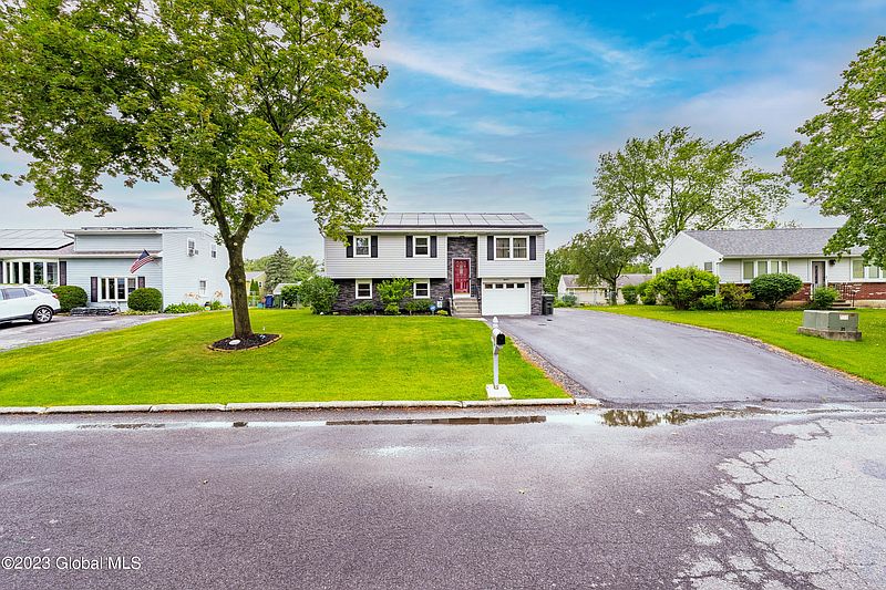 2nd image of 18 Tanguay Drive