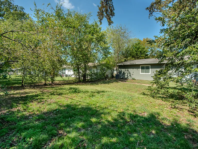 125 Vandenburg Dr #101 — Photo 24