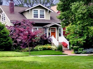 2142 Pioneer Rd, Evanston, IL 60201