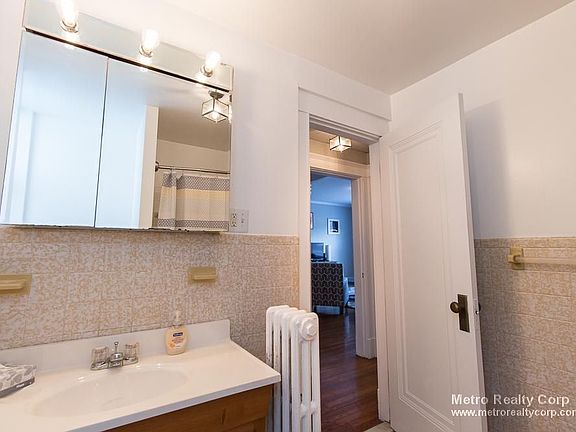 4th image of 42 Longwood Ave APT 5