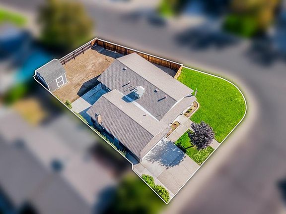 5th image of 689 Aurora Ct