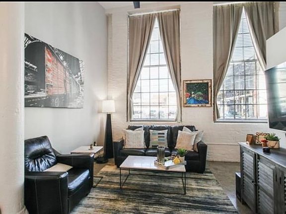 3rd image of 920 Poeyfarre St APT 119
