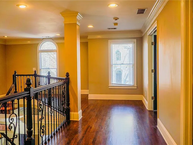 1127 Ashton Bluff Dr — Photo 12