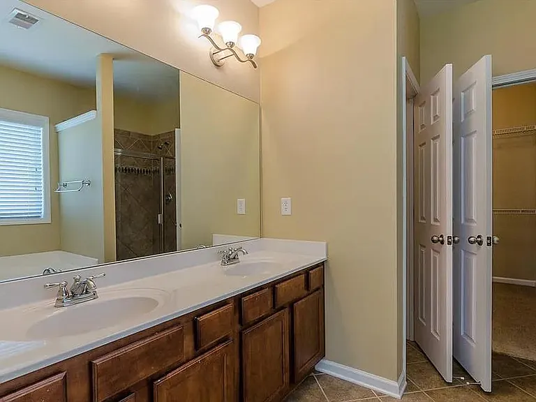3775 Silver Springs Rd — Photo 22