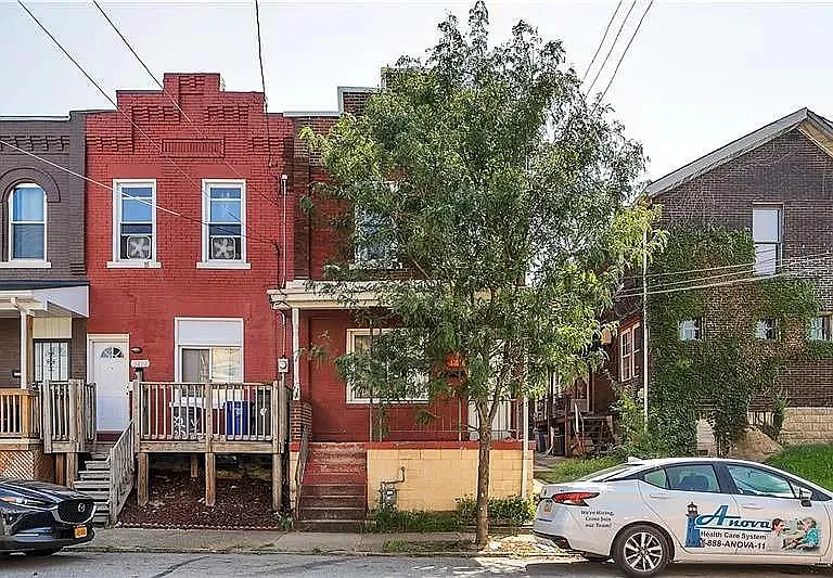 3230 Ward St — Photo 1