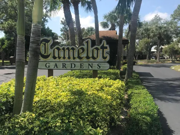 303 SE Castle Ct #3-C, Pt Saint Lucie, FL 34952
