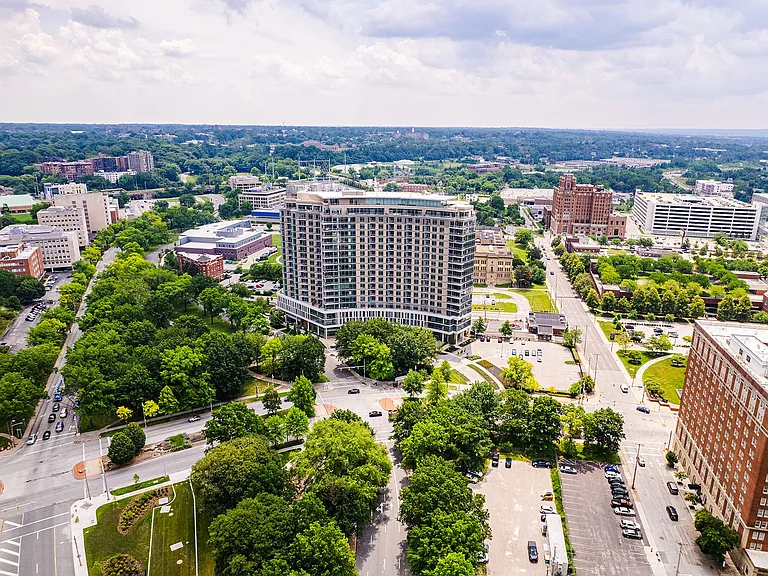 One University Circle — Photo 44