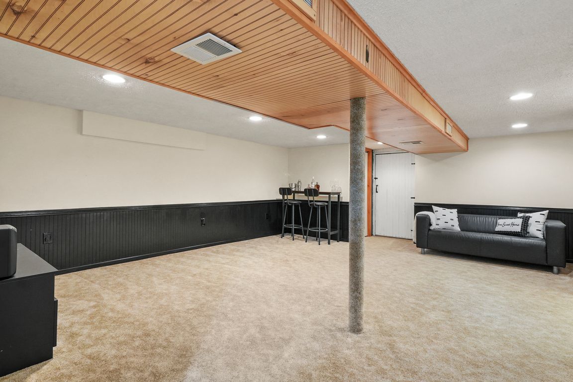 next background image