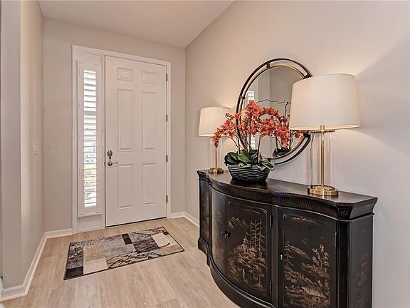 5th image of 2906 Esmeralda Dr