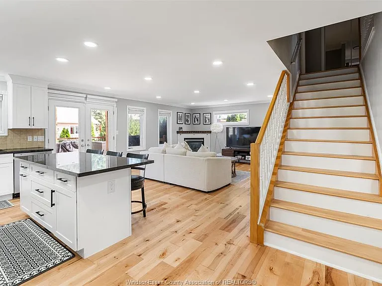 1376 Lakeview Ave — Photo 15