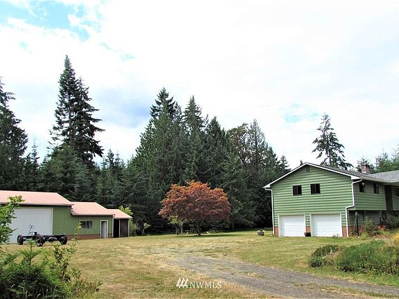 2nd image of 208 N Evergreen Dr