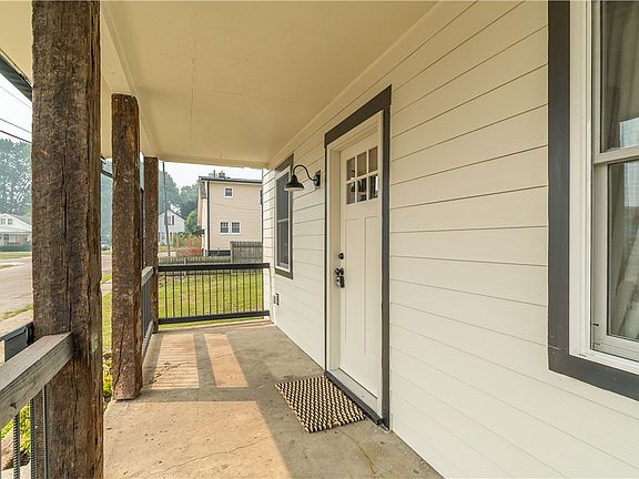 3rd image of 530 Kitt St