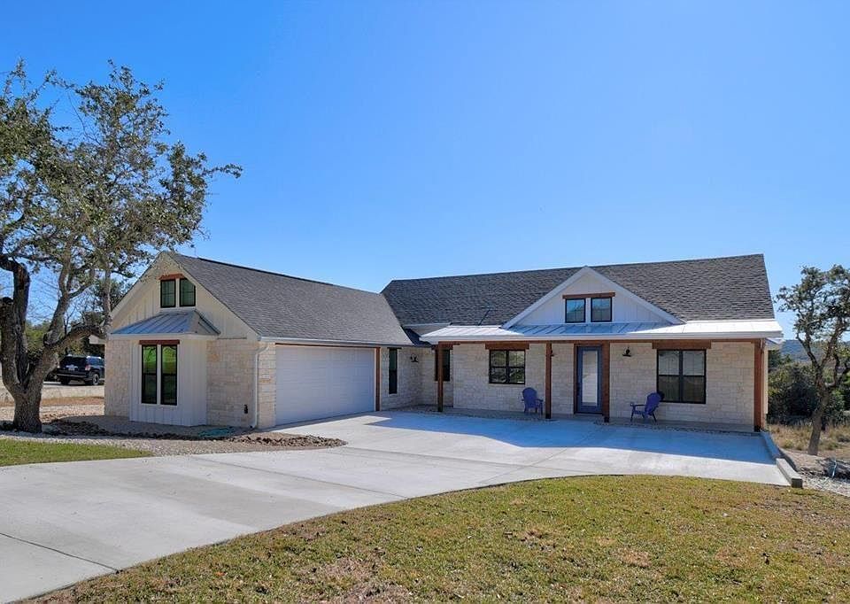 1st image of 100 Glen Oaks Dr