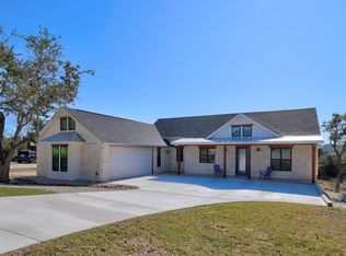 100 Glen Oaks Dr E, Kerrville, TX 78028