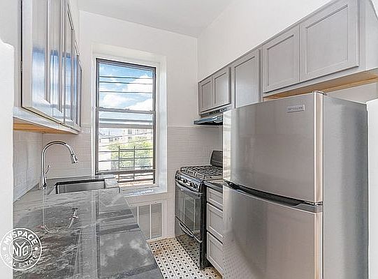 2nd image of 52 Saint Nicholas Ave #3L
