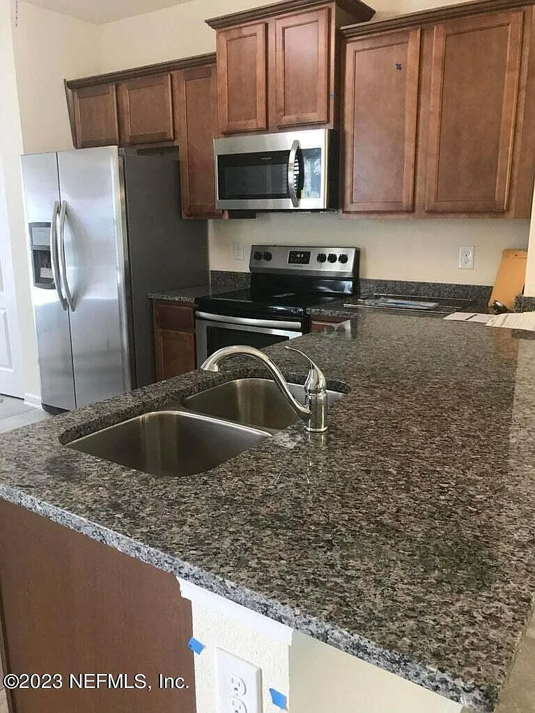 2 bed, 2.5 bath, 1210 sqft, $1,795 — Photo 3