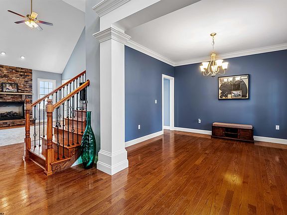 3rd image of 45 Garden Ln