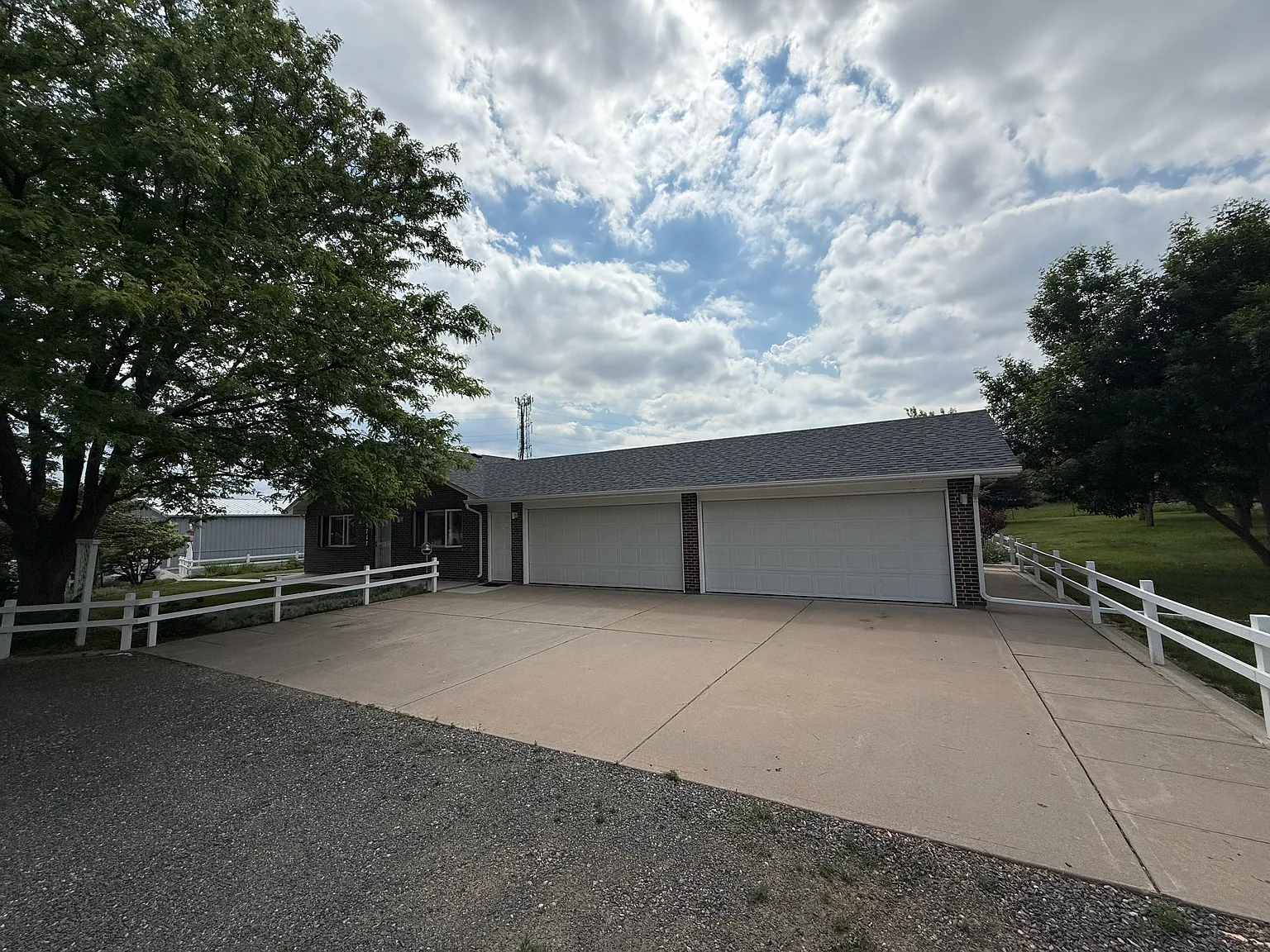 4 bed, 2048 sqft, $3,850 — Photo 2