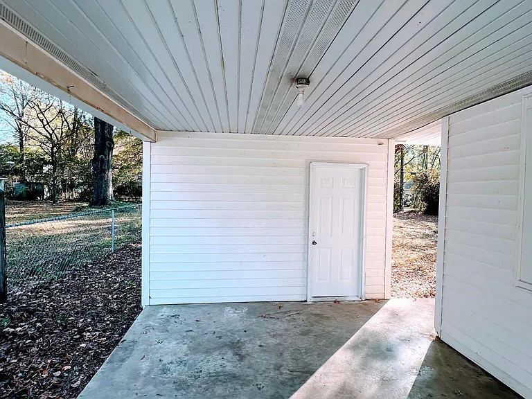907 Poplar Ave — Photo 23