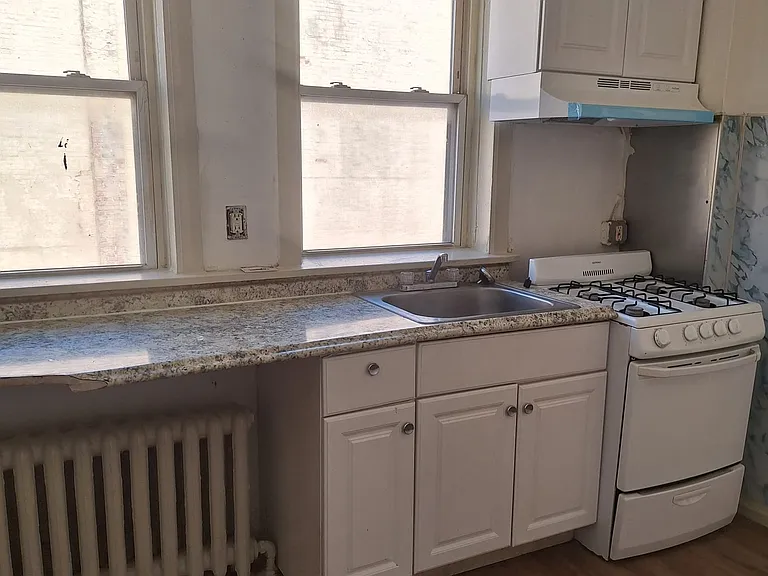Lenox Apartments — Photo 3