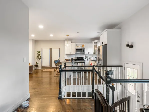 6 Mosely Avenue image 21 of 54