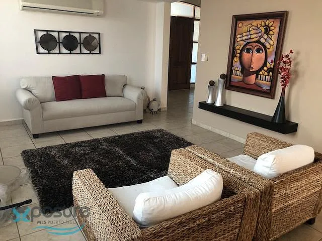 4 bed, 3.5 bath, 4000 sqft, $5,000 — Photo 2