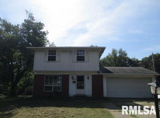 5000 W Woodfern Rd, Peoria, IL 61607