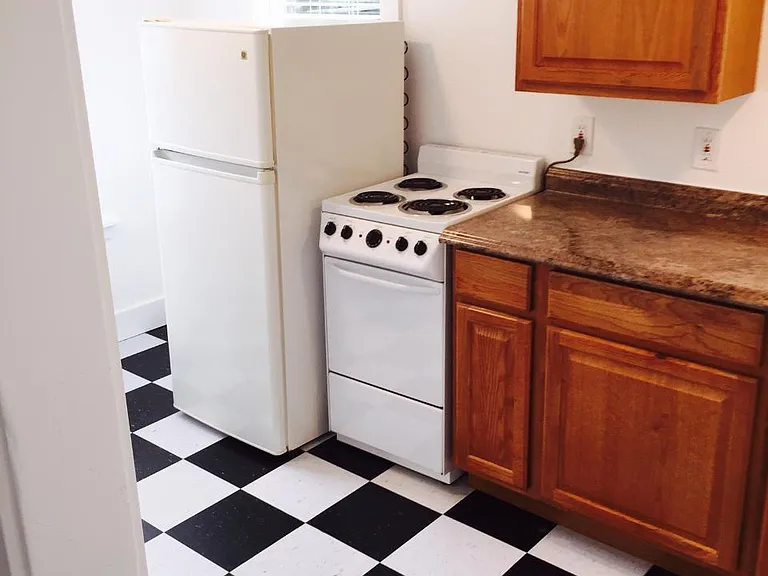 650 Marion St NE #1 — Photo 7