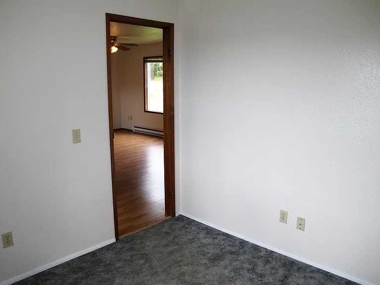 1001 NW Crosby Ave #1 & 2 — Photo 17