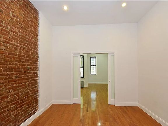 3rd image of 313 E 78th St APT 3C