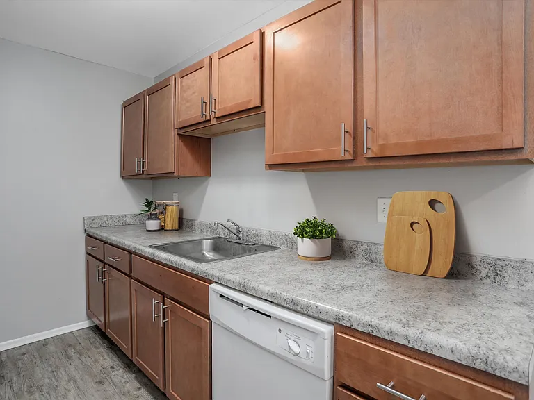 Maple Grove Apartments — Photo 10