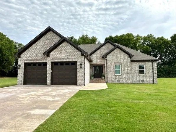 445 Cordova Cv, Savannah, TN 38372