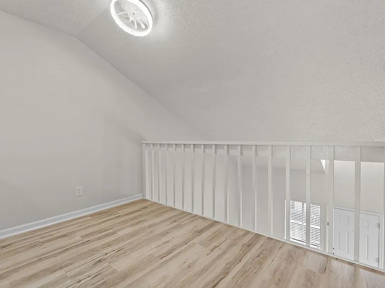 837 Little Bay Ave #3C — Photo 12
