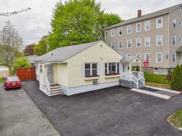 95 Puritan Ave, Worcester, MA 01604