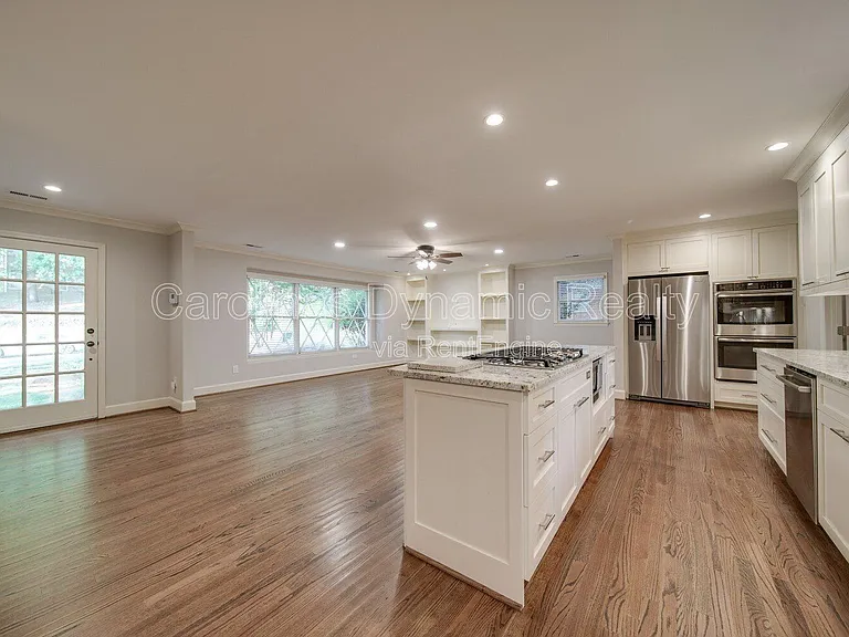 6700 Castlegate Dr — Photo 54